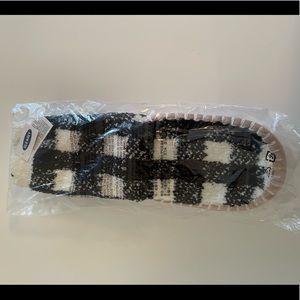 BNWT OLD NAVY kids M slippers